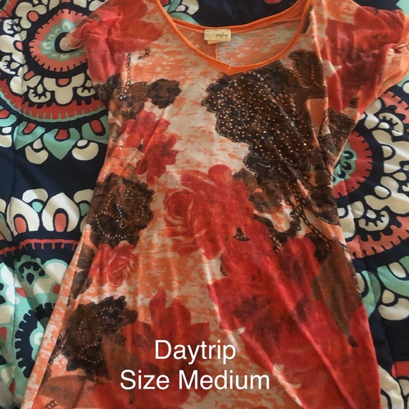 1 miss me shirt & 2 Daytrip shirts - Picture 2 of 3